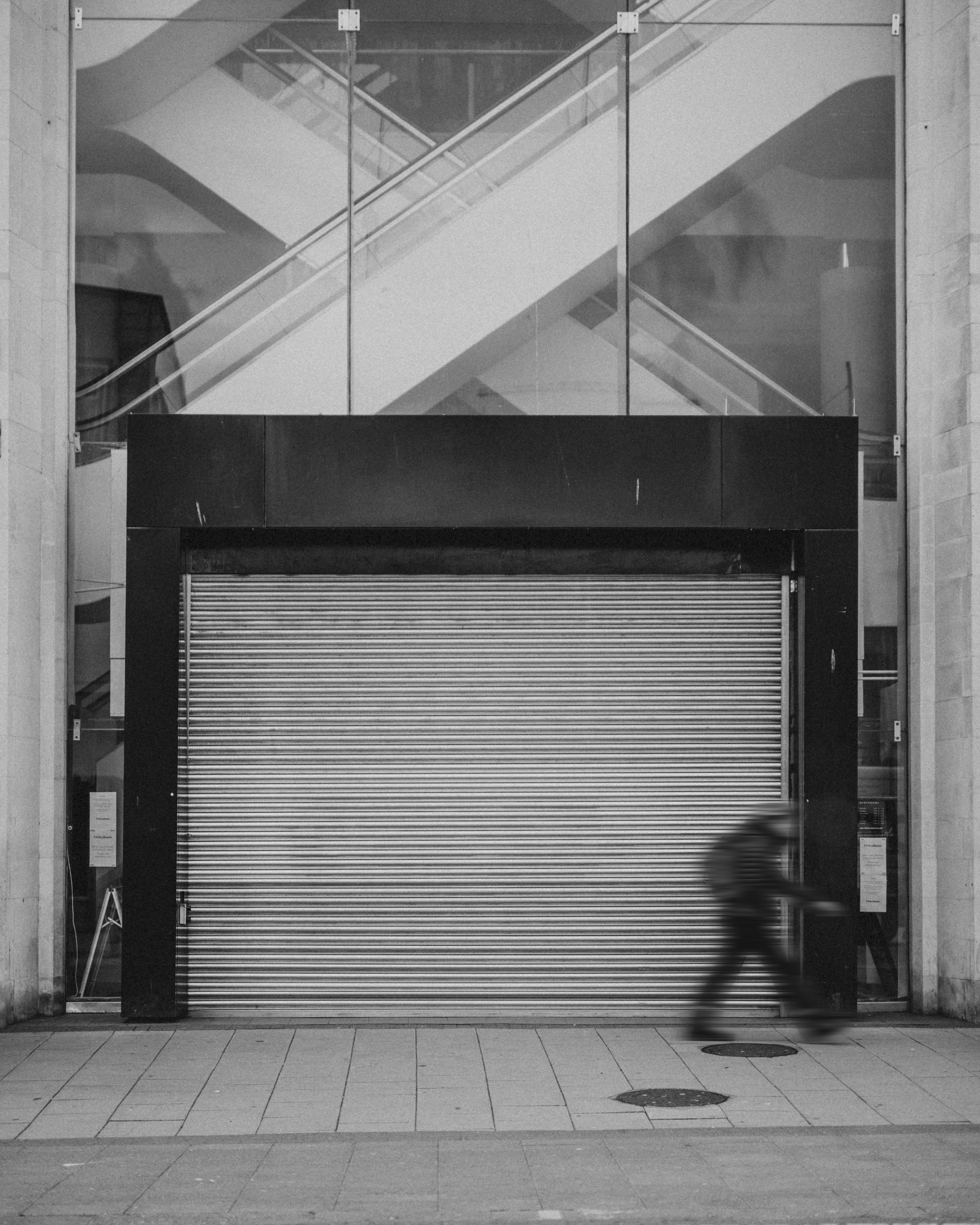 mall-with-door-closed